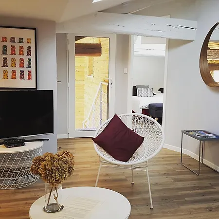 La Loge Du Grand Cedre, De Charme *