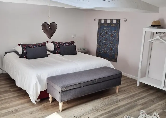 La Loge Du Grand Cedre, De Charme Holiday home