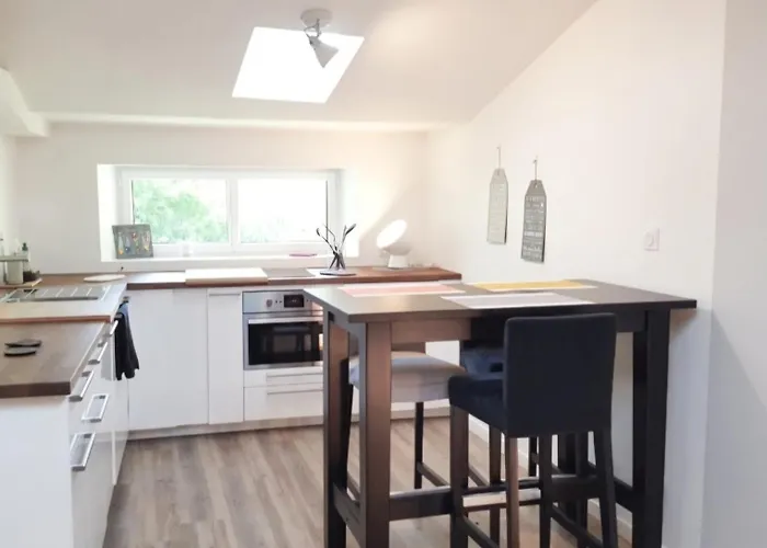 La Loge Du Grand Cedre, De Charme Holiday home Fontcouverte (Charente-Maritime)