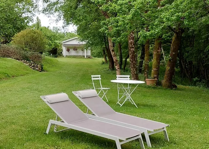 La Loge Du Grand Cedre, De Charme Fontcouverte (Charente-Maritime)