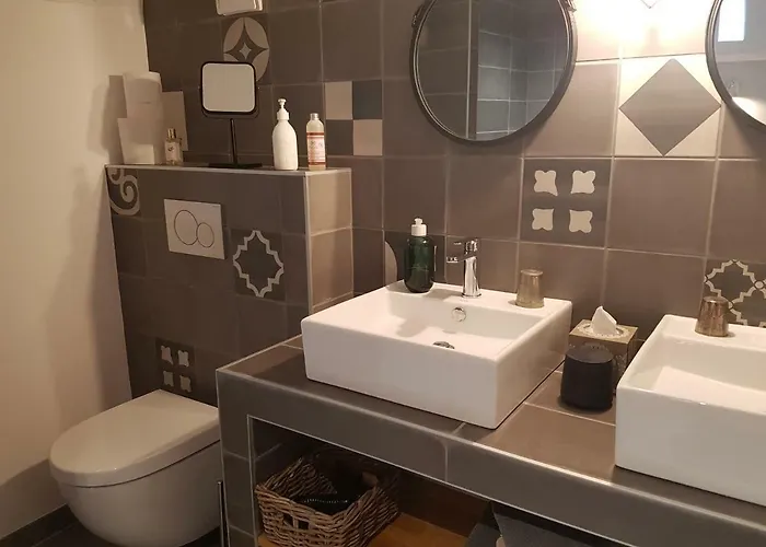 La Loge Du Grand Cedre, De Charme Fontcouverte (Charente-Maritime)